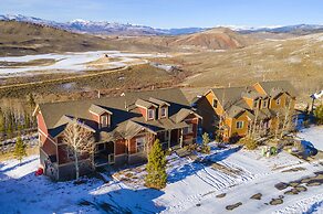 Peak View Drive 3 Bedroom Townhouse by RedAwning