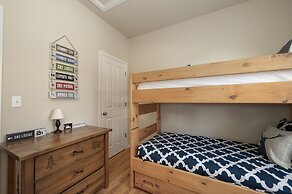 Peak View Drive 3 Bedroom Townhouse by RedAwning