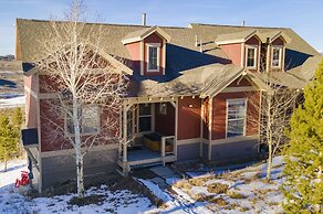 Peak View Drive 3 Bedroom Townhouse by RedAwning