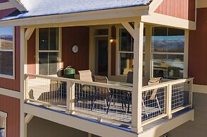 Peak View Drive 3 Bedroom Townhouse by RedAwning