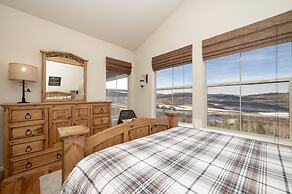 Peak View Drive 3 Bedroom Townhouse by RedAwning