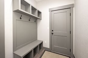 Eagle Ridge 3 Bedroom Townhouse by RedAwning