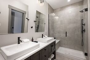 Eagle Ridge 3 Bedroom Townhouse by RedAwning