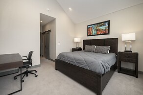 Eagle Ridge 3 Bedroom Townhouse by RedAwning