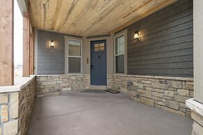 Eagle Ridge 3 Bedroom Townhouse by RedAwning