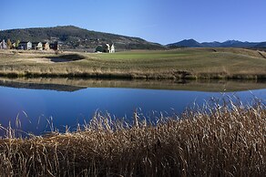 Eagle Ridge 3 Bedroom Townhouse by RedAwning