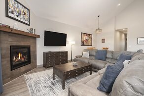 Eagle Ridge 3 Bedroom Townhouse by RedAwning