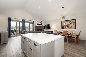 Eagle Ridge 3 Bedroom Townhouse by RedAwning