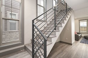 Eagle Ridge 3 Bedroom Townhouse by RedAwning