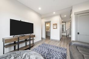 Eagle Ridge 3 Bedroom Townhouse by RedAwning