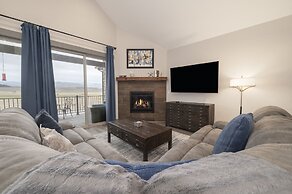 Eagle Ridge 3 Bedroom Townhouse by RedAwning