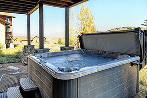 Indian Trail Cabin 5 Bedroom Cabin by RedAwning