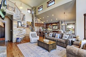 Indian Trail Cabin 5 Bedroom Cabin by RedAwning