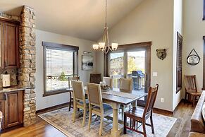 Indian Trail Cabin 5 Bedroom Cabin by RedAwning