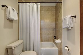 Indian Trail Cabin 5 Bedroom Cabin by RedAwning