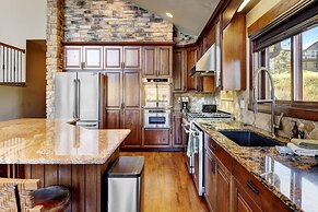 Indian Trail Cabin 5 Bedroom Cabin by RedAwning