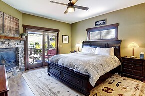 Indian Trail Cabin 5 Bedroom Cabin by RedAwning