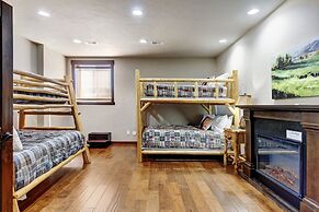 Indian Trail Cabin 5 Bedroom Cabin by RedAwning