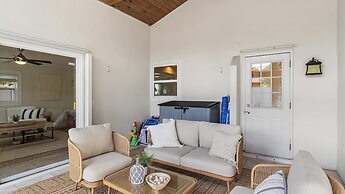 Kadima Kottage 2 Bedroom Home by RedAwning