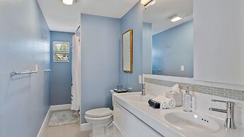 Kadima Kottage 2 Bedroom Home by RedAwning