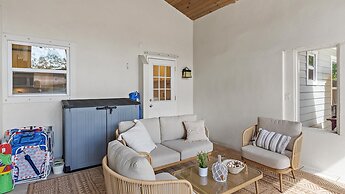 Kadima Kottage 2 Bedroom Home by RedAwning