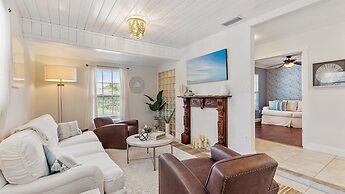 Kadima Kottage 2 Bedroom Home by RedAwning