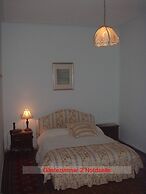 Room in Guest Room - Spending a Splendid, all Natural Time at a Mansio