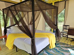 Glamping at Meadeville Farm
