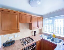 Spacious and Bright 3 bed Family House