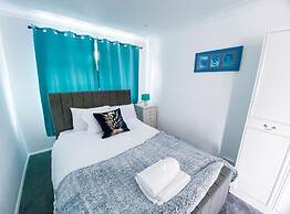 3br-sleeps5-parking-neartrainstation