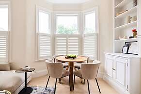 The Fulham Arms - Elegant 3bdr Flat With Terrace