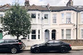 The Fulham Arms - Elegant 3bdr Flat With Terrace