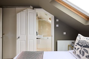 The Fulham Arms - Elegant 3bdr Flat With Terrace