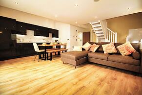 Berwick - Very High End - Sleeps 4 -By The Station