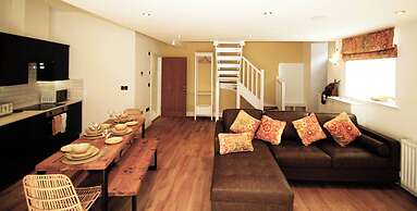 Berwick - Very High End - Sleeps 4 -By The Station