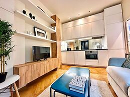 Eiffel Tower Champs de Mars