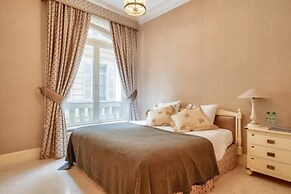 Royal Montaigne in Paris