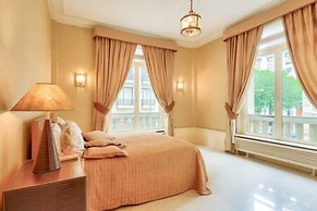 Royal Montaigne in Paris