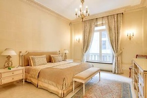 Royal Montaigne in Paris