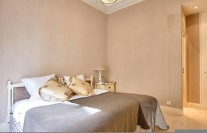 Royal Montaigne in Paris