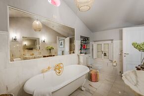 La Chiesetta an Antique Church With Pool