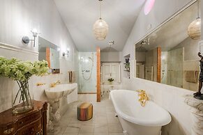 La Chiesetta an Antique Church With Pool