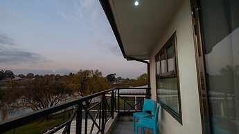 ANEW Hotel & Convention Centre OR Tambo