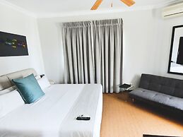 ANEW Hotel & Convention Centre OR Tambo