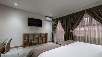 ANEW Hotel & Convention Centre OR Tambo