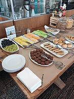 ANEW Hotel & Convention Centre OR Tambo