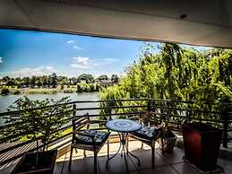 ANEW Hotel & Convention Centre OR Tambo