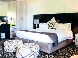 ANEW Hotel & Convention Centre OR Tambo