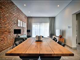 ANEW Hotel & Convention Centre OR Tambo