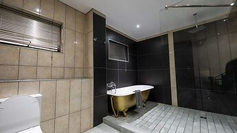 ANEW Hotel & Convention Centre OR Tambo